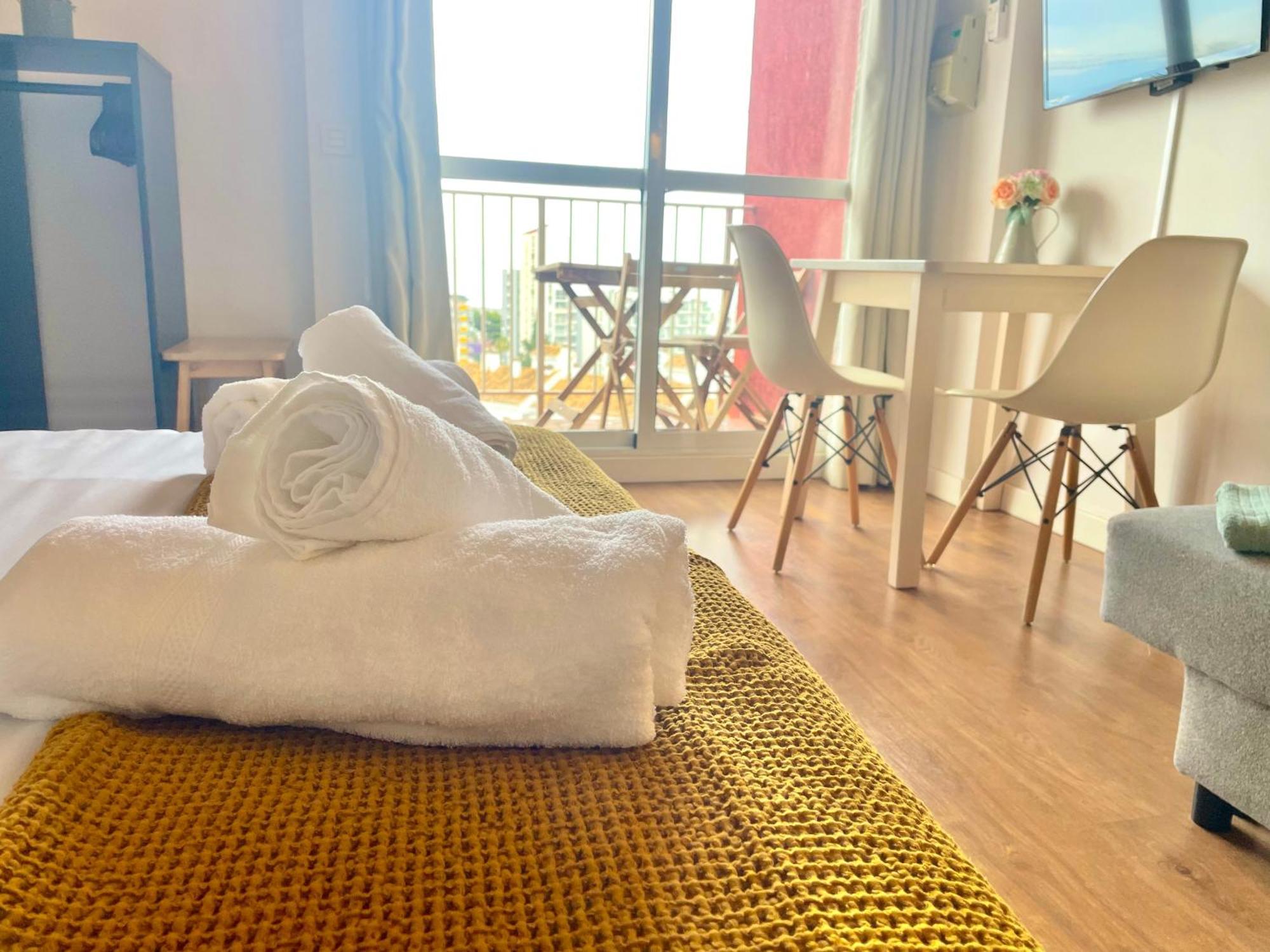 Luxury Suites Minerva Beach Бенальмадена Экстерьер фото